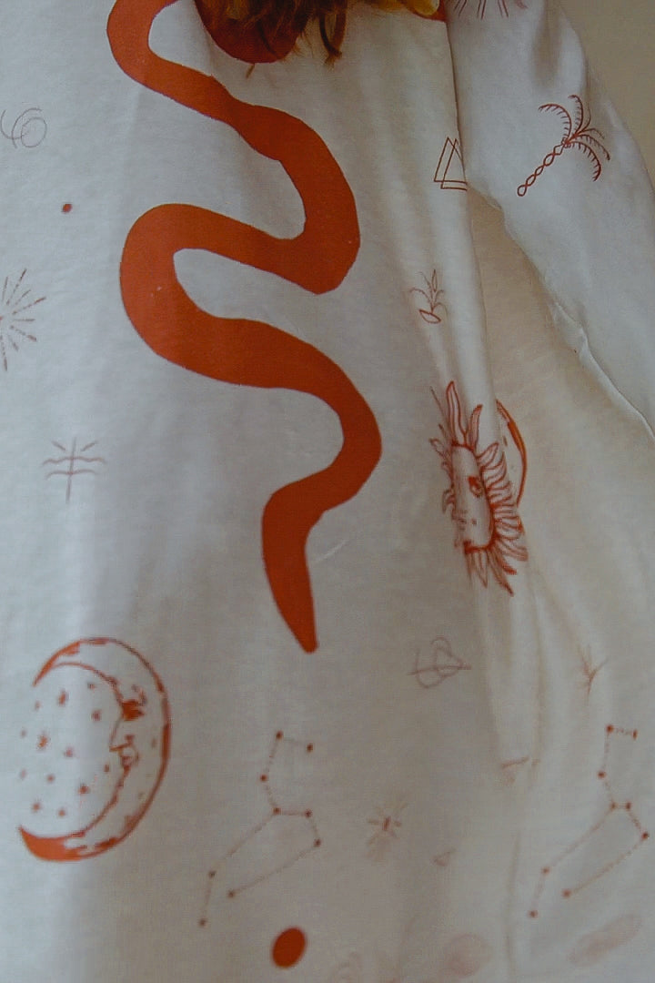 The Royal Robe Dalaman Dreamer – Handcrafted and eco-friendly kimono in lightweight silk 